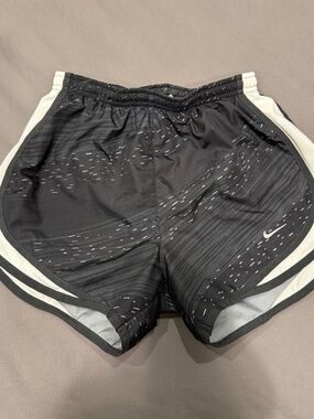 Nike Women's Dri-FIT Tempo Running Shorts XS